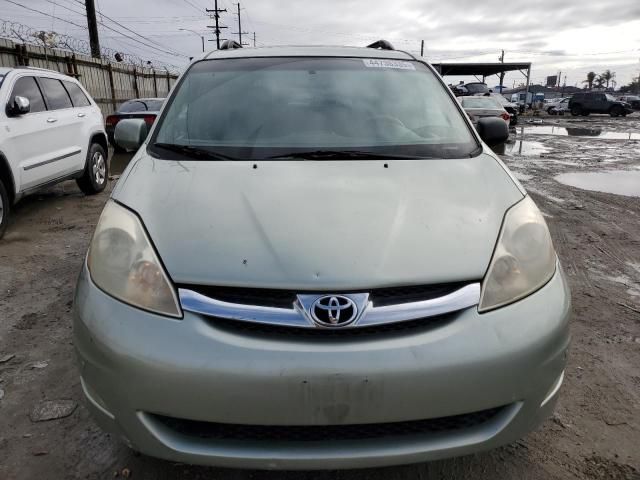 2008 Toyota Sienna XLE