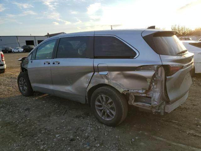 2021 Toyota Sienna LE