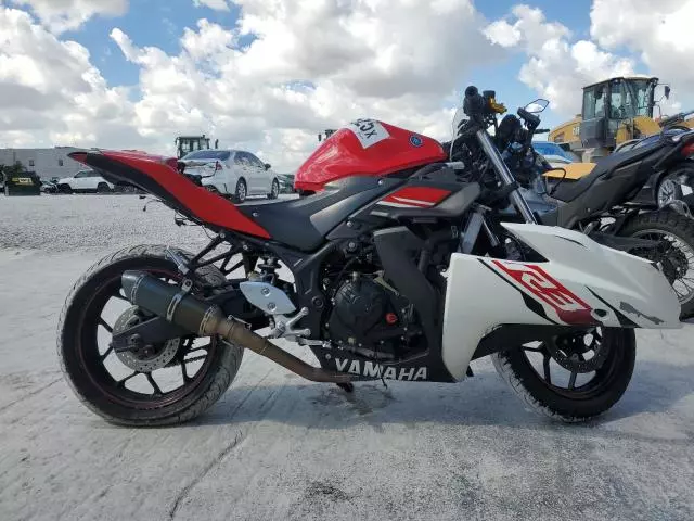 2015 Yamaha YZFR3