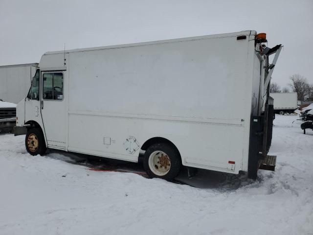 1999 Freightliner Chassis M Line WALK-IN Van