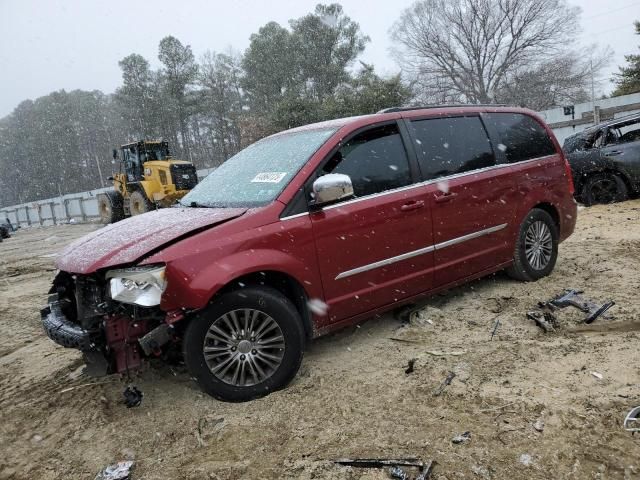 2013 Chrysler Town & Country Touring L