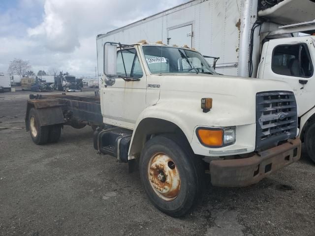 1998 Ford F700