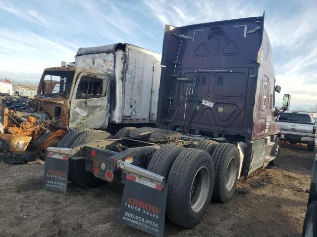 2015 Freightliner Cascadia Semi Truck