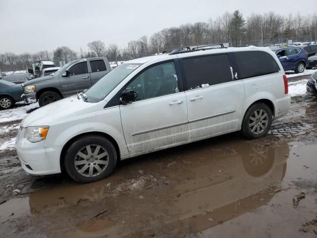 2016 Chrysler Town & Country Touring