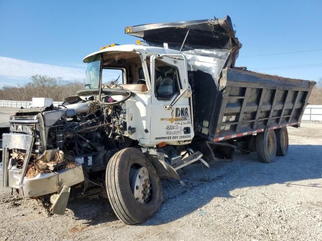 2005 Mack CV Dump Truck