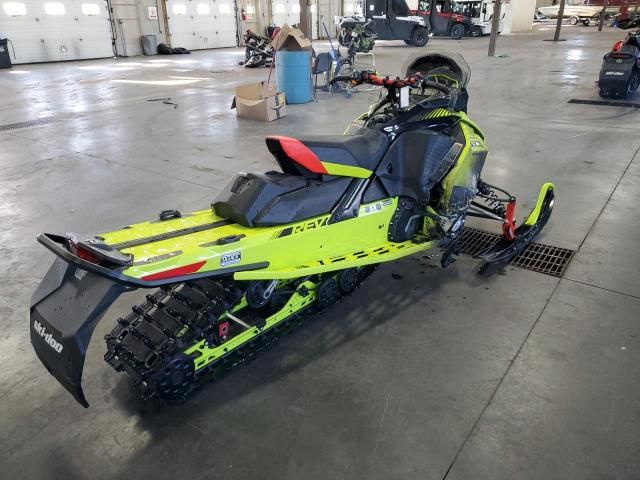 2020 Skidoo 2020 Skidoo REV