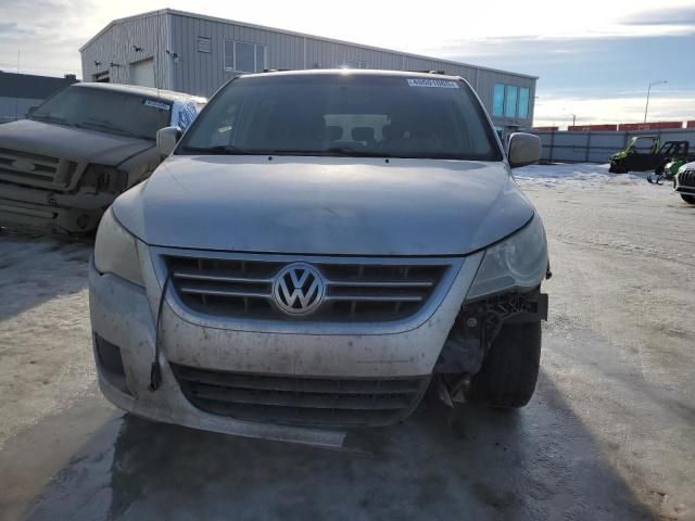 2009 Volkswagen Routan SE