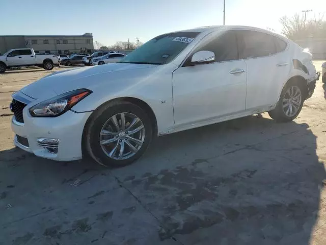 2017 Infiniti Q70 3.7