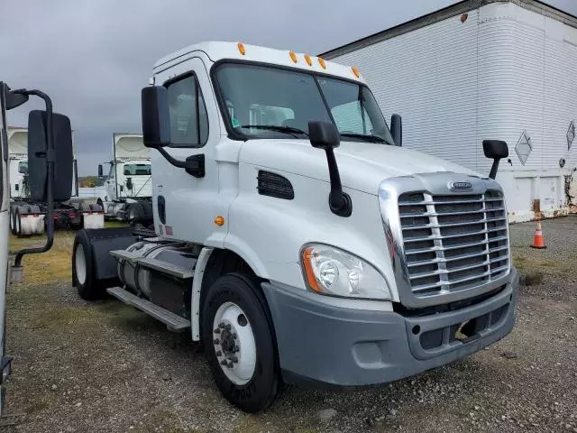 2014 Freightliner Cascadia 113