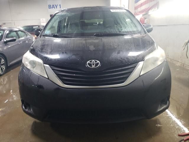 2017 Toyota Sienna LE