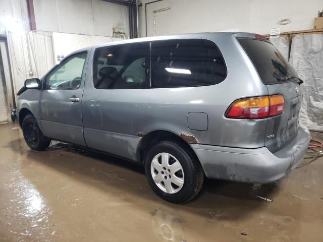 2000 Toyota Sienna CE