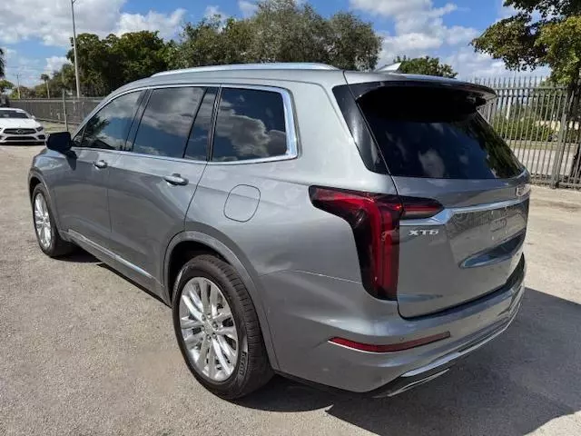 2021 Cadillac XT6 Premium Luxury