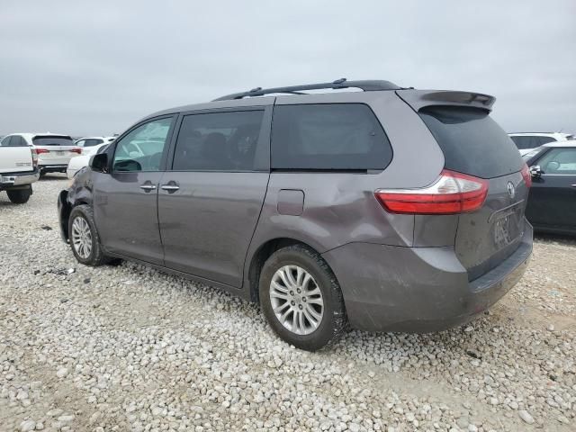 2017 Toyota Sienna XLE