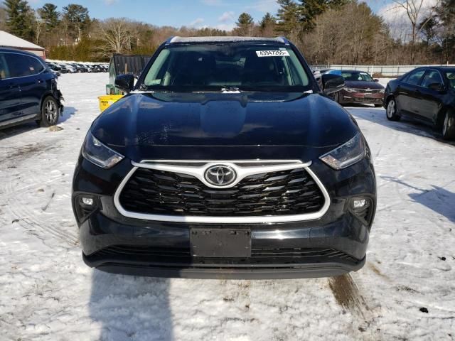 2021 Toyota Highlander XLE