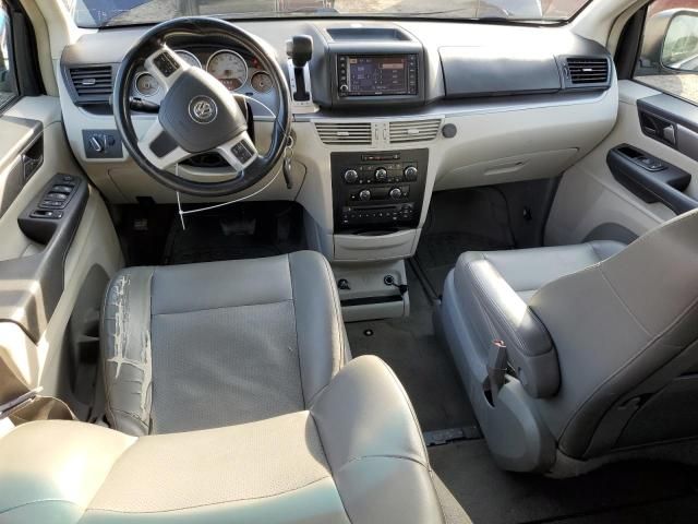 2012 Volkswagen Routan SE