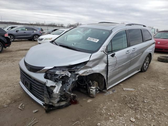 2021 Toyota Sienna XLE