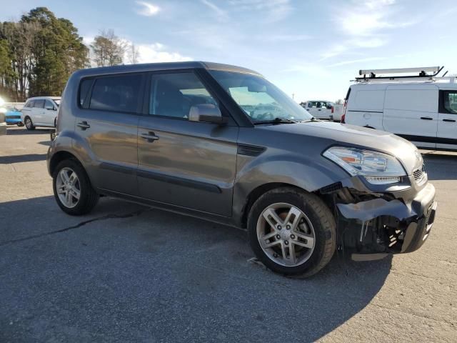 2011 KIA Soul +