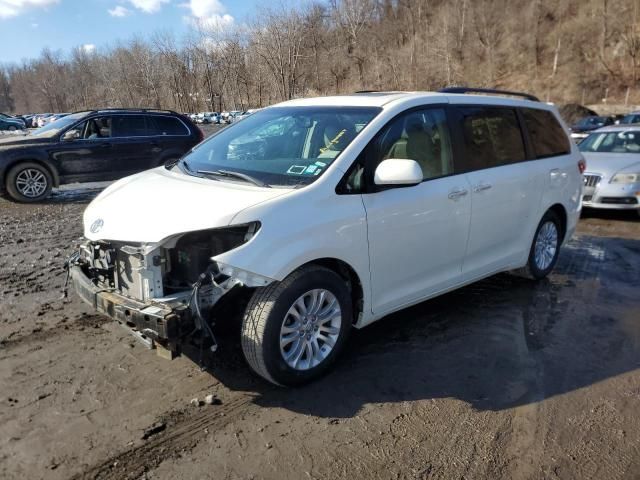 2017 Toyota Sienna XLE