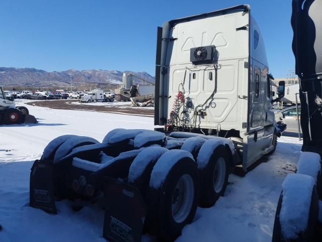 2022 Freightliner Cascadia 126