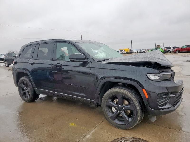 2024 Jeep Grand Cherokee Laredo