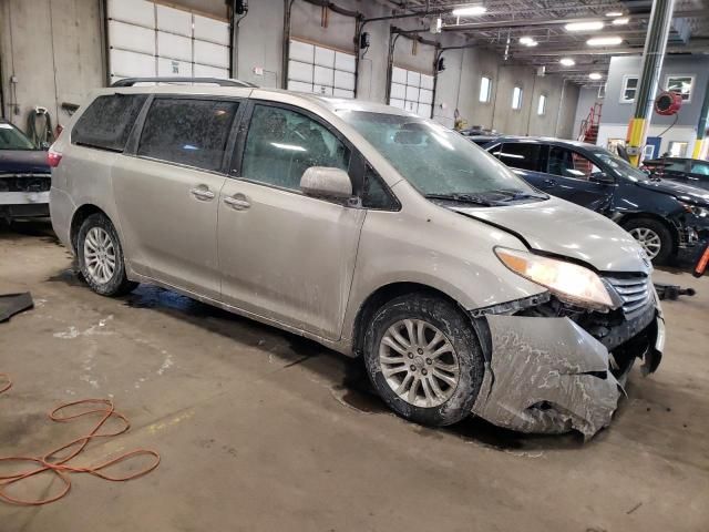 2017 Toyota Sienna XLE