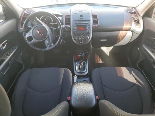 2013 KIA Soul +