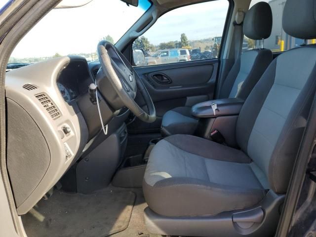 2004 Ford Escape XLS