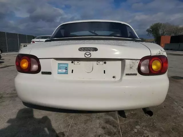 2000 Mazda MX-5 Miata Base