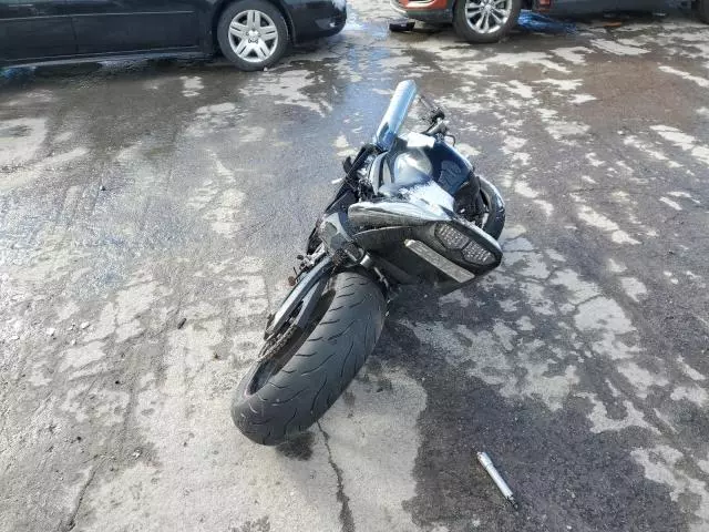 2005 Yamaha YZFR6 L