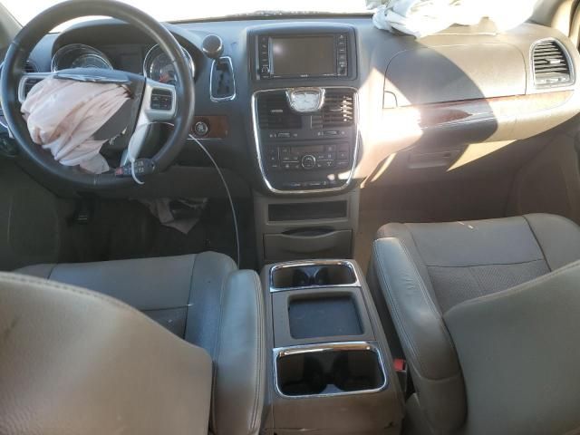 2015 Chrysler Town & Country Touring L