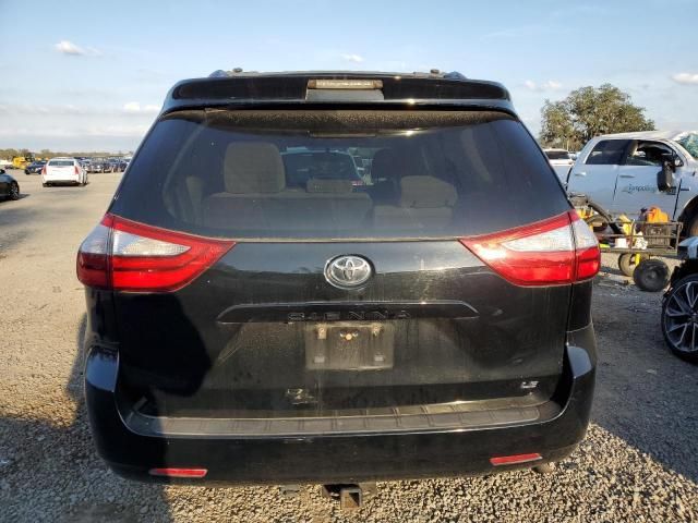 2015 Toyota Sienna LE