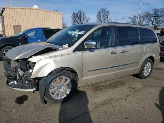 2012 Chrysler Town & Country Touring L