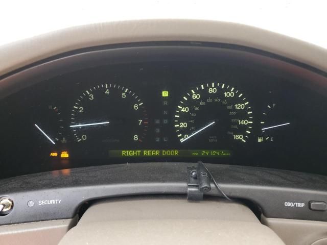 2000 Lexus LS 400