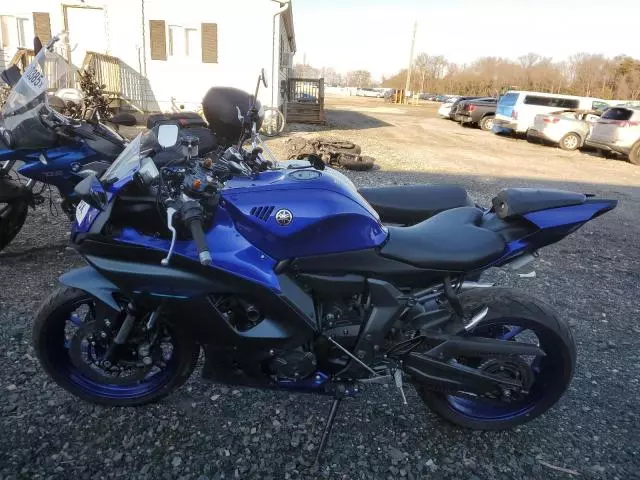 2023 Yamaha YZFR7