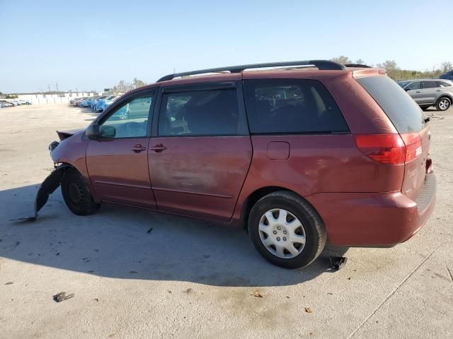 2004 Toyota Sienna CE