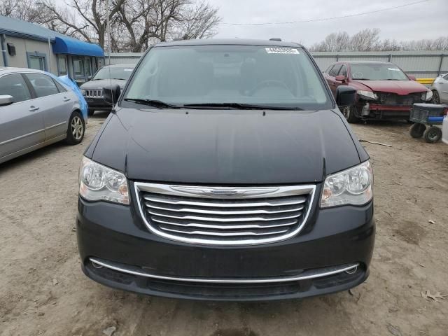 2016 Chrysler Town & Country Touring