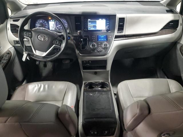 2019 Toyota Sienna XLE