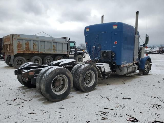 2000 Freightliner Conventional FLD120