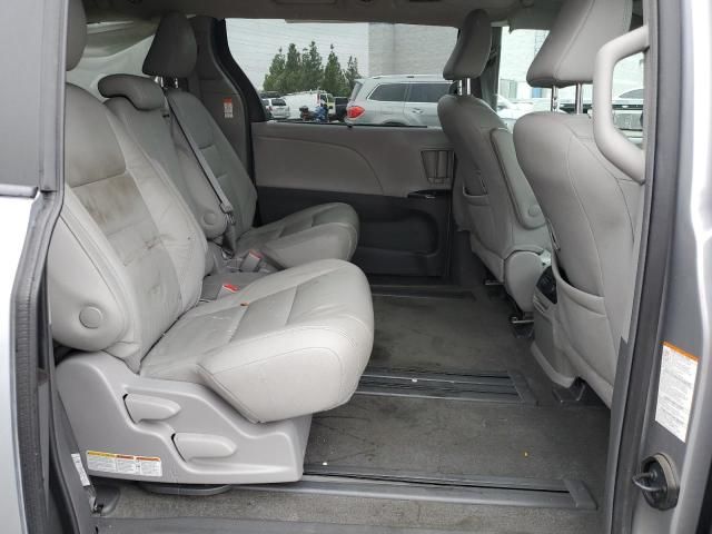 2018 Toyota Sienna XLE