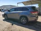 2017 Toyota Highlander SE