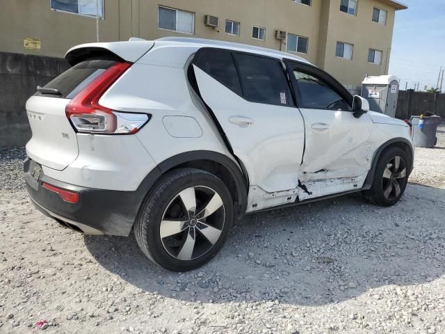 2019 Volvo XC40 T4 Momentum