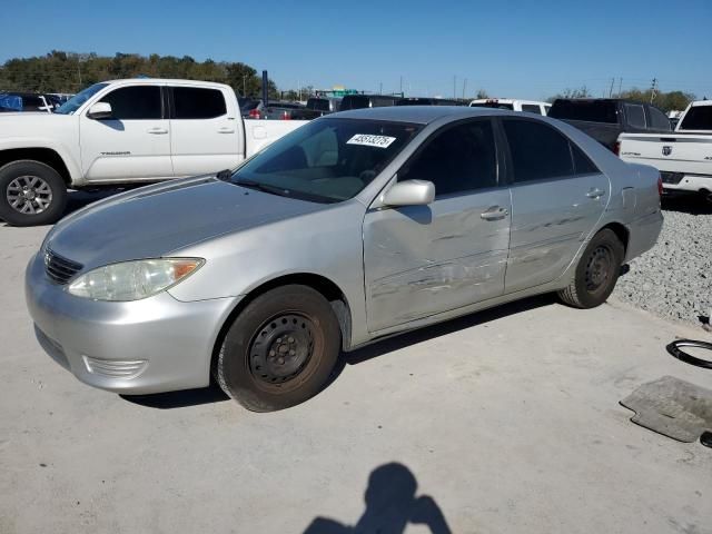 2005 Toyota Camry LE