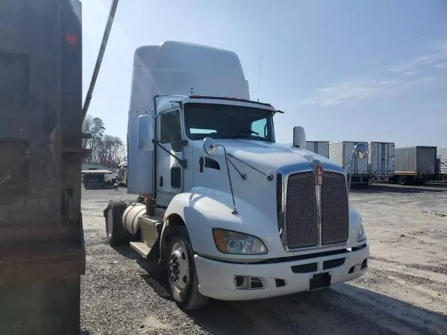 2012 Kenworth Construction T660