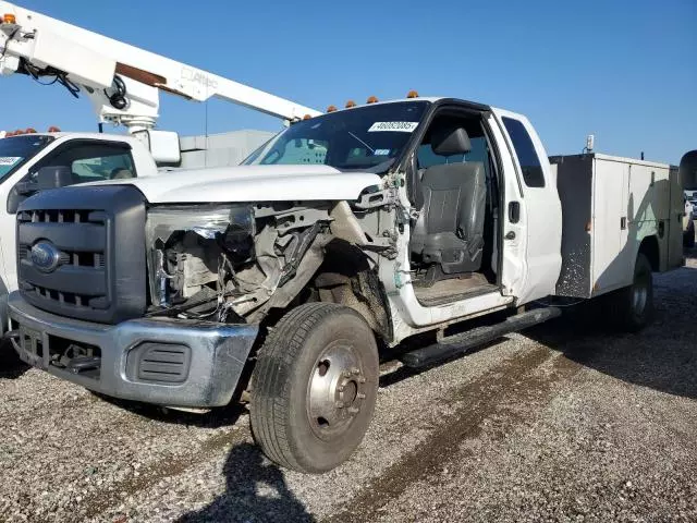 2016 Ford F350 Super Duty Supercab  UTILITY/SERVICE Truck