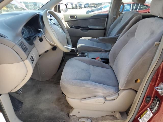 2005 Toyota Sienna CE