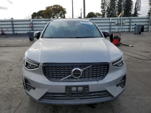 2024 Volvo XC40 Core