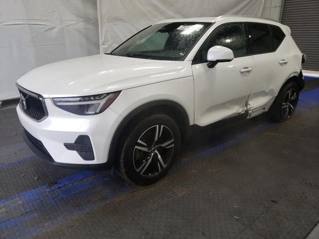 2023 Volvo XC40 Core