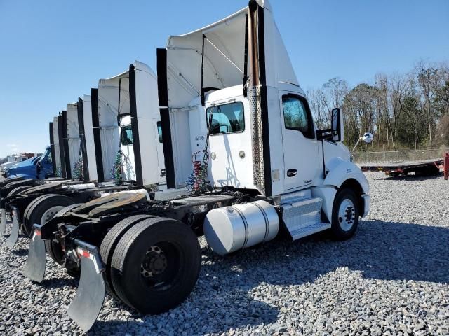 2014 Kenworth Construction T680