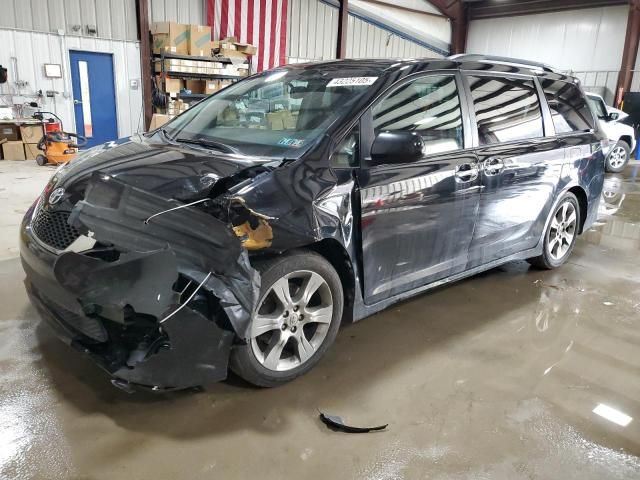 2013 Toyota Sienna Sport