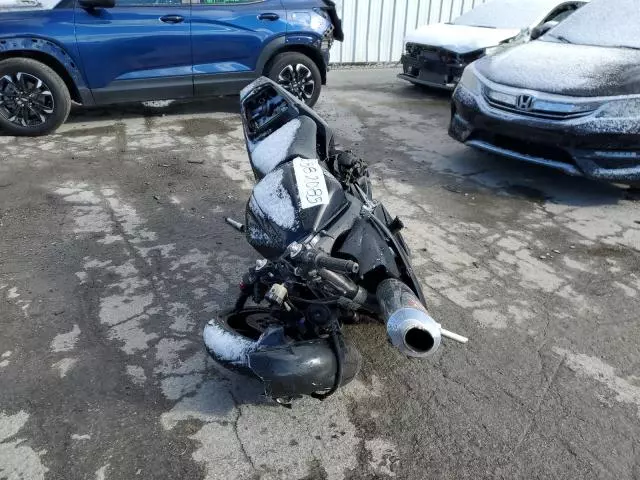 2005 Yamaha YZFR6 L